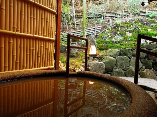 Imagen de los exteriores del Hotel Arima Onsen Taketoritei Maruyama. Foto 6