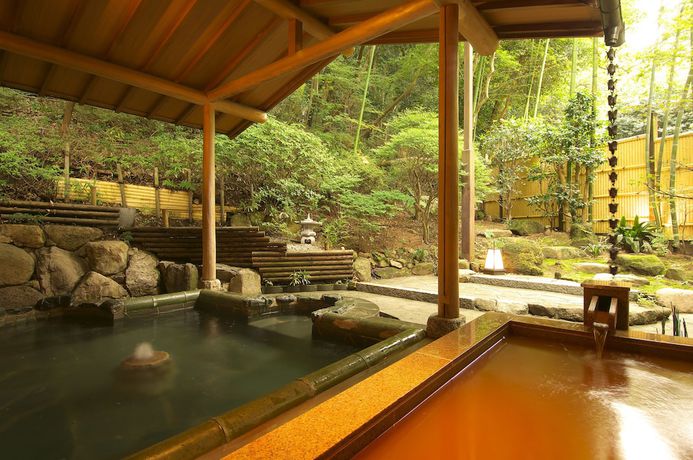 Imagen de los exteriores del Hotel Arima Onsen Taketoritei Maruyama. Foto 7