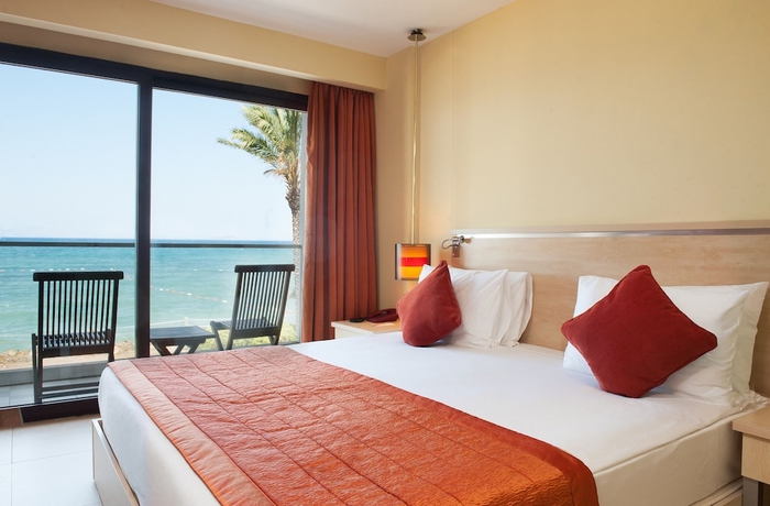 Imagen de la habitación del Hotel Arin Resort. Foto 15