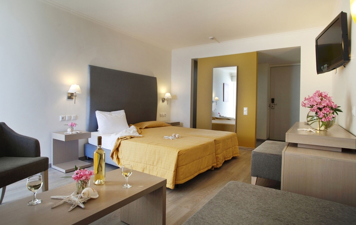 Imagen de la habitación del Hotel Arina Beach Resort. Foto 7