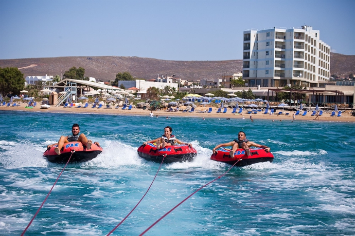 Imagen de los exteriores del Hotel Arina Beach Resort. Foto 9