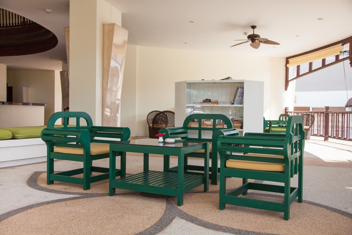 Imagen de los interiores del Hotel Arinara Beach Resort Phuket. Foto 13