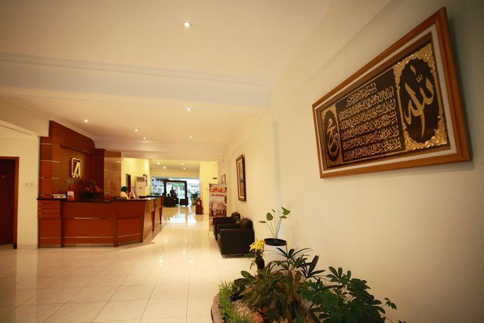 Imagen de los interiores del Hotel Arini. Foto 15
