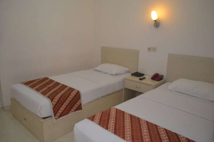 Imagen de la habitación del Hotel Arini. Foto 6