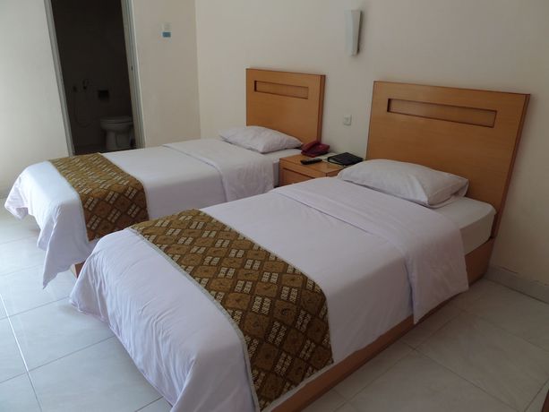Imagen de la habitación del Hotel Arini. Foto 8