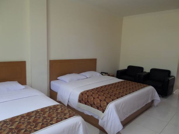 Imagen de la habitación del Hotel Arini. Foto 9