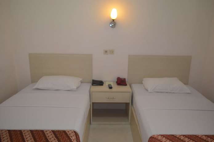 Imagen de la habitación del Hotel Arini. Foto 10