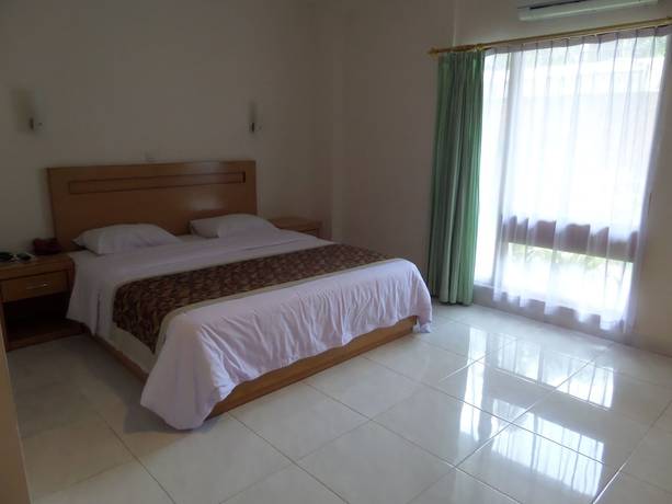Imagen de la habitación del Hotel Arini. Foto 12