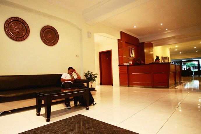 Imagen de los interiores del Hotel Arini. Foto 20