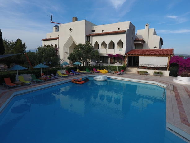 Imagen de la piscina del Hotel Arinnanda Otel. Foto 17