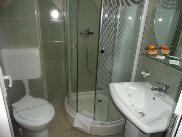 Imagen de la habitación del Hotel Arion, Constanta. Foto 24