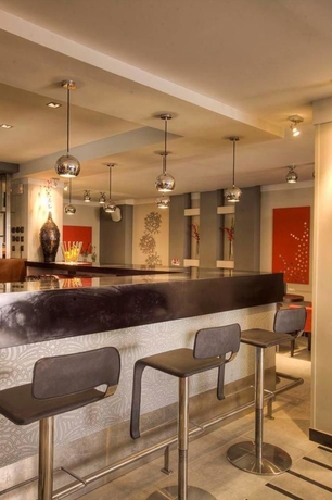 Imagen del bar/restaurante del Hotel Arion Corfu. Foto 3