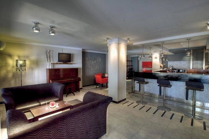 Imagen del bar/restaurante del Hotel Arion Corfu. Foto 4