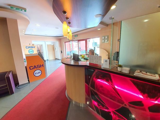 Imagen de los interiores del Hotel Arion Vienna Airport. Foto 8