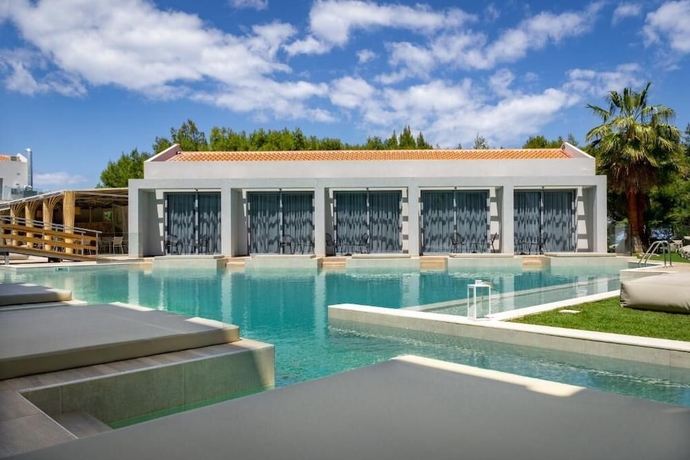 Imagen de la piscina del Hotel Ariongreen Riviera. Foto 16