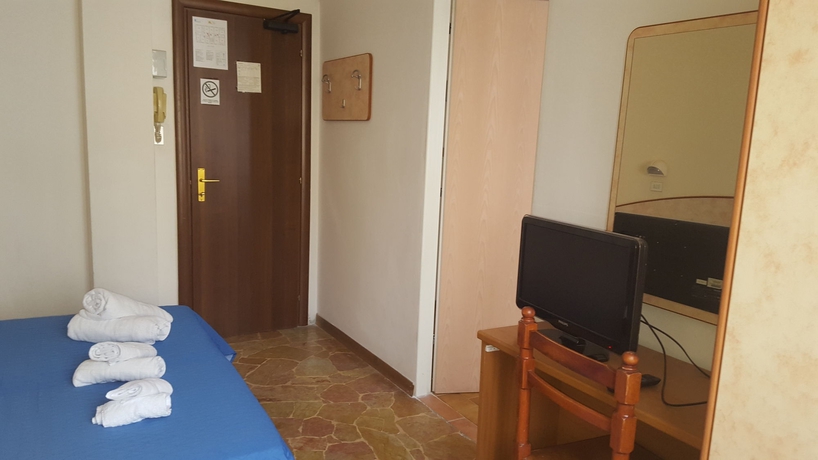 Imagen de la habitación del Hotel Ariosto, Rimini. Foto 7