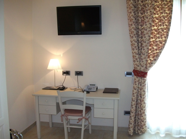 Imagen de la habitación del Hotel Ariotto Village. Foto 3