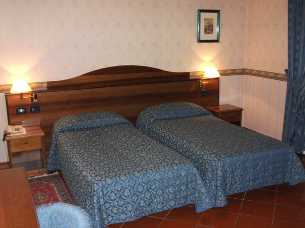 Imagen de la habitación del Hotel Ariotto Village. Foto 4