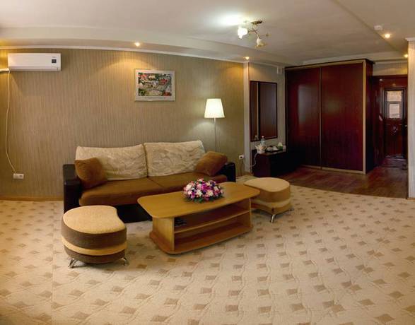 Imagen de los interiores del Hotel Arirang. Foto 8