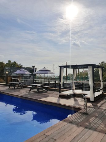 Imagen de la piscina del Hotel Arirang Hill Hotel and Resort. Foto 19