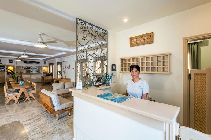 Imagen de los interiores del Hotel Aris. Foto 9