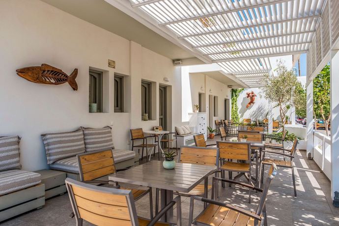 Imagen de los interiores del Hotel Aris. Foto 10