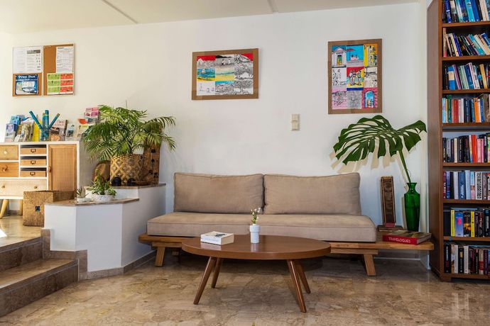 Imagen de los interiores del Hotel Aris. Foto 14