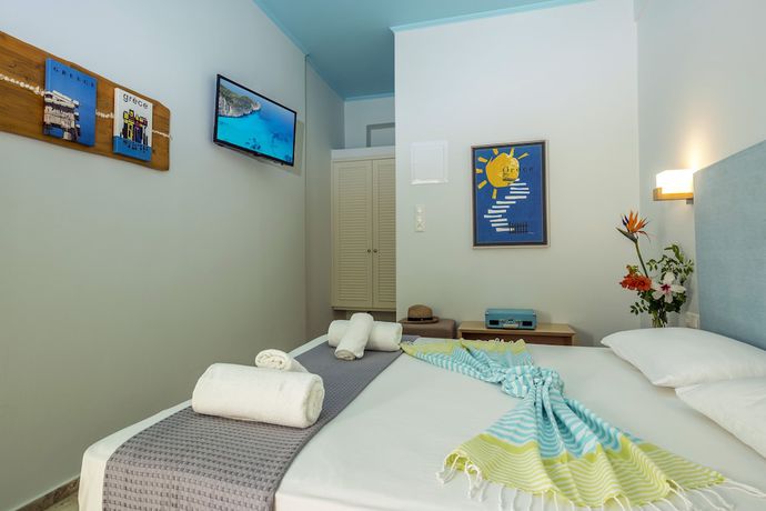 Imagen de la habitación del Hotel Aris. Foto 8