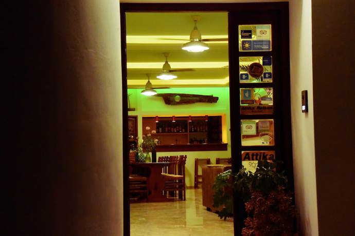 Imagen de los interiores del Hotel Aris. Foto 20