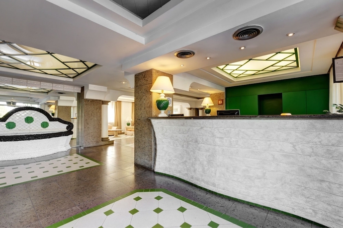 Imagen de los interiores del Hotel Aris Garden. Foto 14