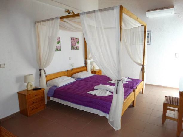 Imagen de la habitación del Hotel Aris Studios. Foto 9