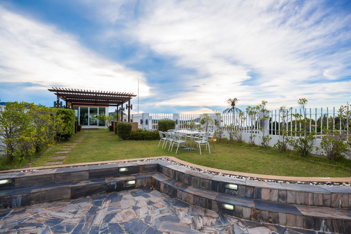 Imagen de los exteriores del Hotel Arisara Place. Foto 9