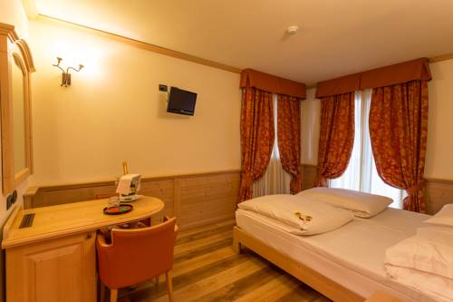 Imagen de la habitación del Hotel Arisch. Foto 8