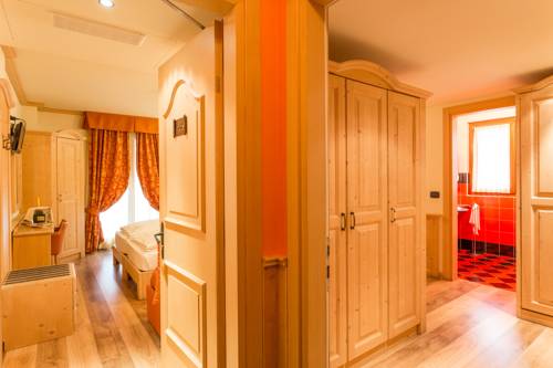 Imagen de la habitación del Hotel Arisch. Foto 10