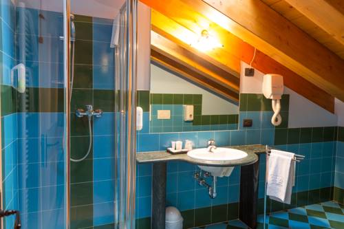 Imagen de la habitación del Hotel Arisch. Foto 16