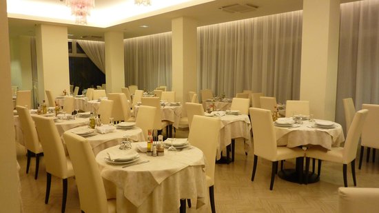 Imagen del bar/restaurante del Hotel Aristeo. Foto 2