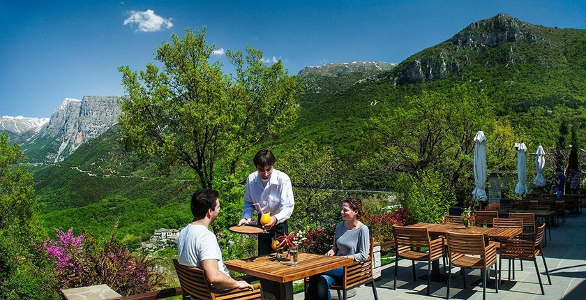 Imagen del bar/restaurante del Hotel Aristi Mountain Resort and Villas. Foto 3