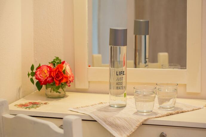 Imagen de la habitación del Hotel Aristides Studios. Foto 15