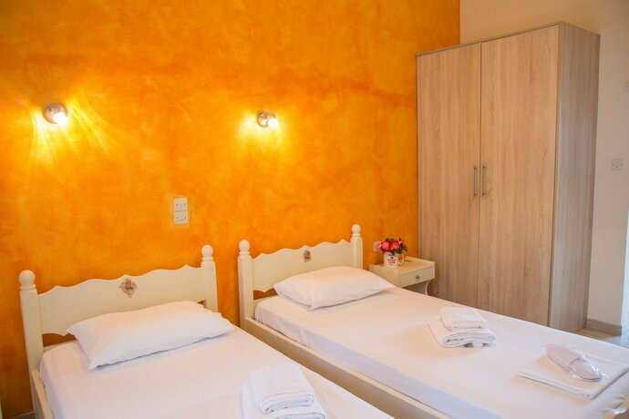 Imagen de la habitación del Hotel Aristides Studios. Foto 16