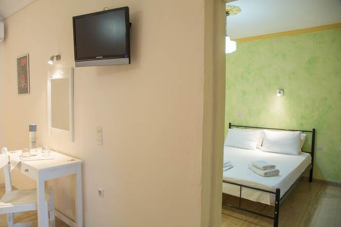 Imagen de la habitación del Hotel Aristides Studios. Foto 17