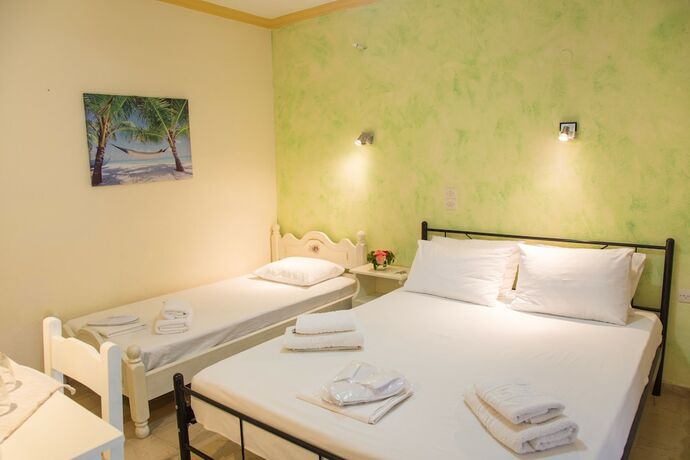 Imagen de la habitación del Hotel Aristides Studios. Foto 19