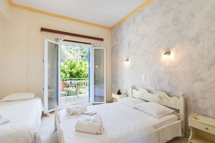 Imagen de la habitación del Hotel Aristides Studios. Foto 20