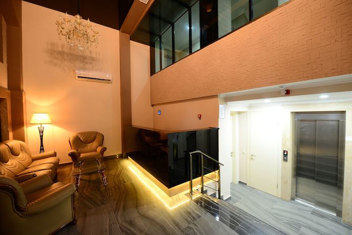 Imagen de los interiores del Hotel Aristocrat Batumi. Foto 20