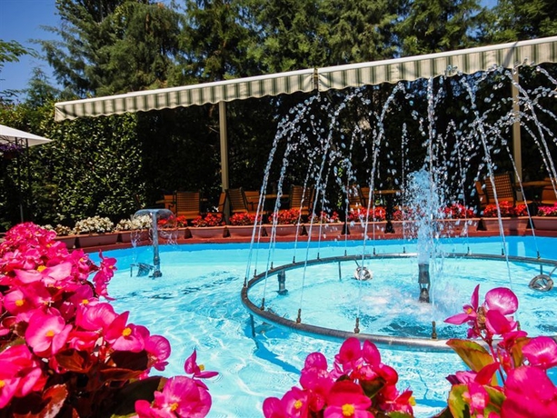 Imagen general del Hotel Aristocrat and Fish Restaurant. Foto 3