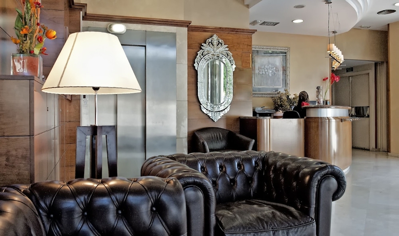 Imagen de los interiores del Hotel Aristol. Foto 8