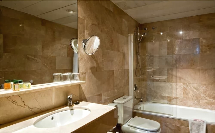 Imagen de la habitación del Hotel Aristol. Foto 6