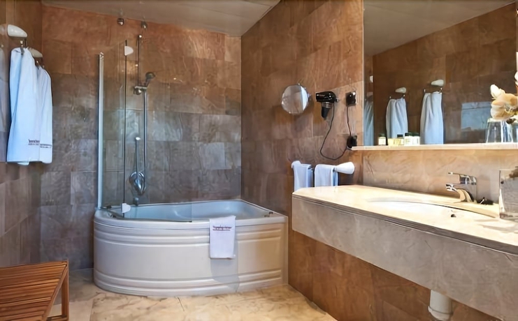 Imagen de la habitación del Hotel Aristol. Foto 7