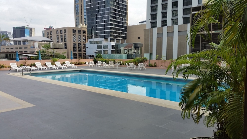 Imagen de la piscina del Hotel Ariston, Bangkok. Foto 7