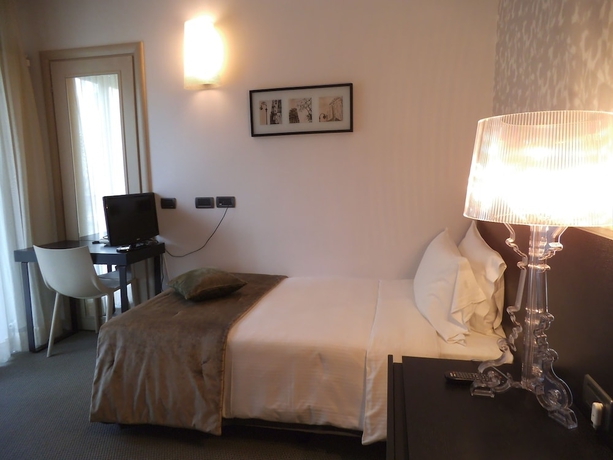 Imagen de la habitación del Hotel Ariston, Cantalupo. Foto 6