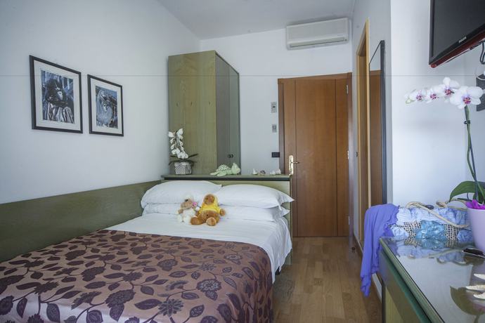 Imagen de la habitación del Hotel Ariston, Caorle. Foto 14
